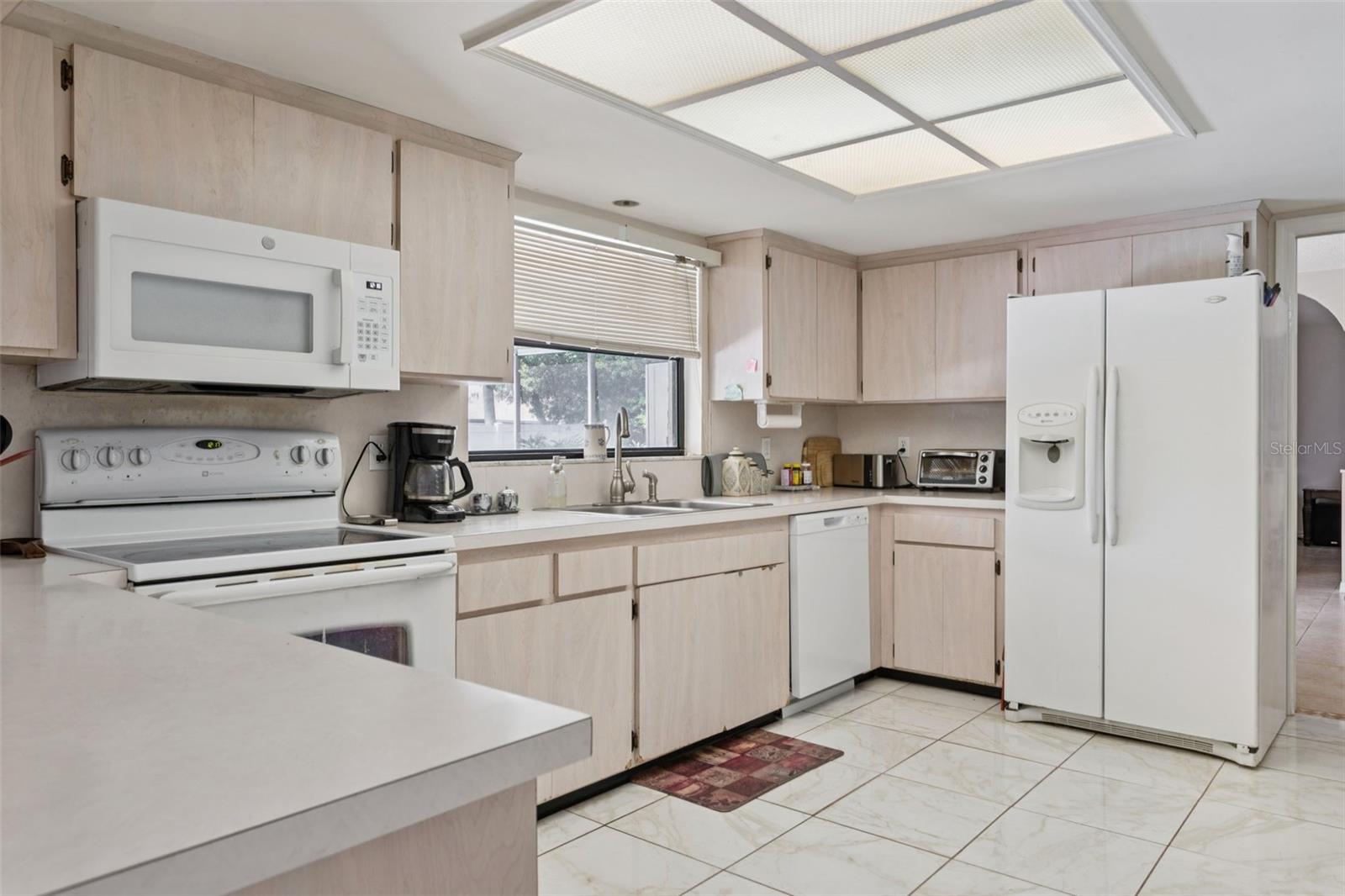 Image 9 of 39 For 11320 Carrollwood Estates Drive