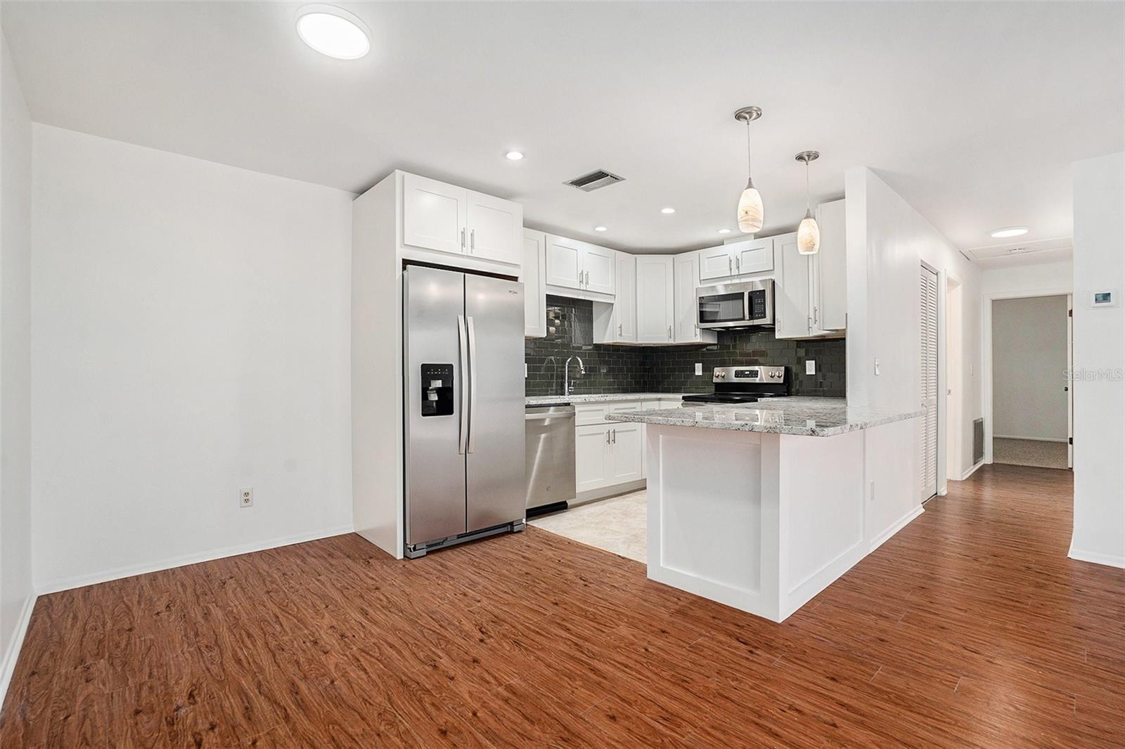 Image 9 of 41 For 1606 Berwick Court B
