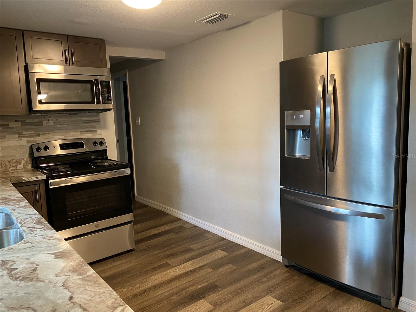 Image 10 of 43 For 4609 5th Street