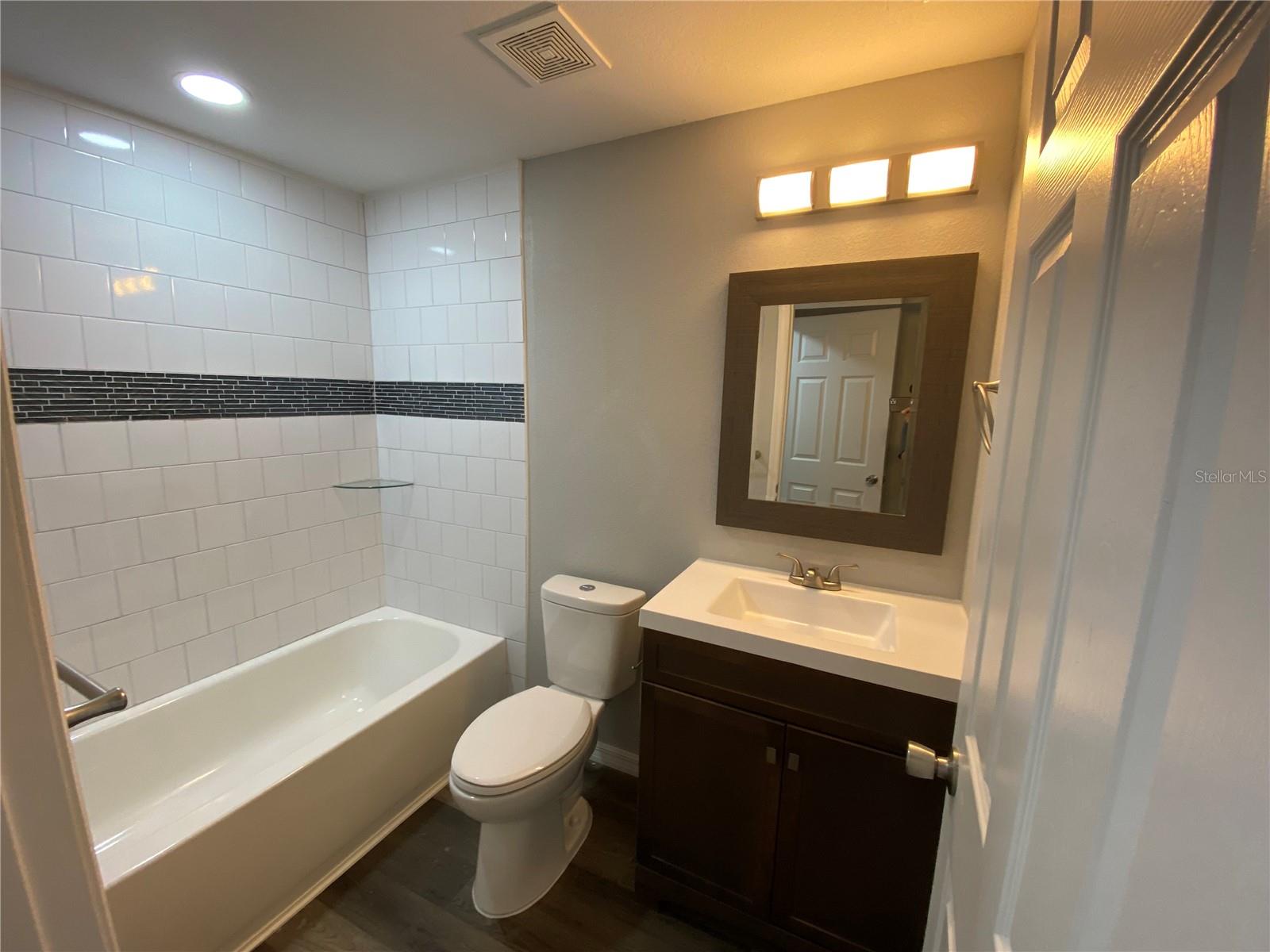 Image 18 of 43 For 4609 5th Street