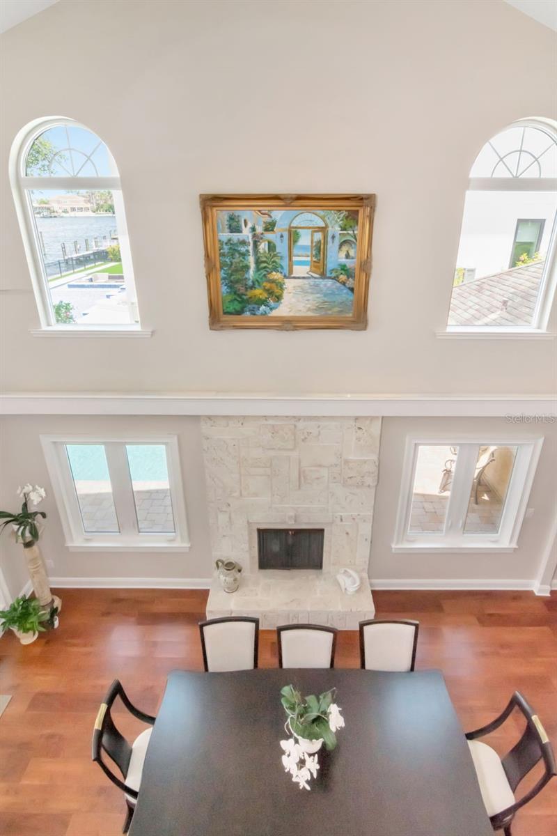 Listing photo id 12 for 5106 Poe Avenue