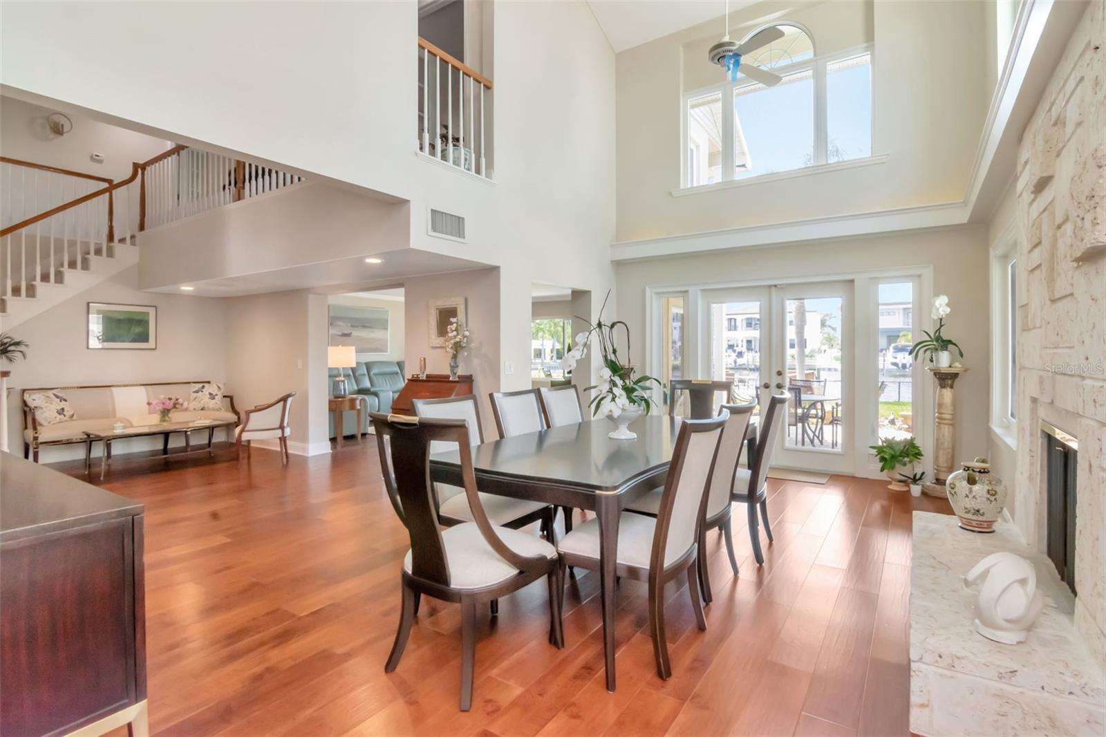 Listing photo id 16 for 5106 Poe Avenue
