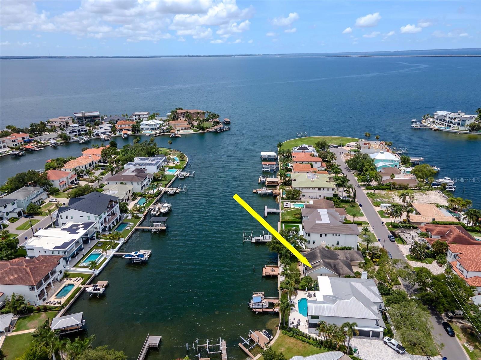 Listing photo id 0 for 5106 Poe Avenue