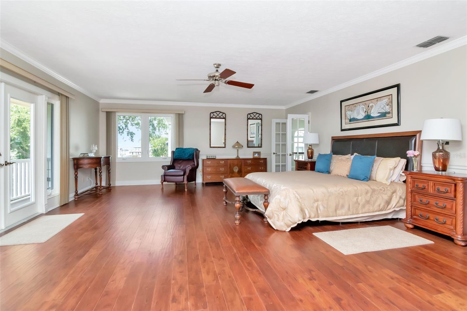 Listing photo id 20 for 5106 Poe Avenue