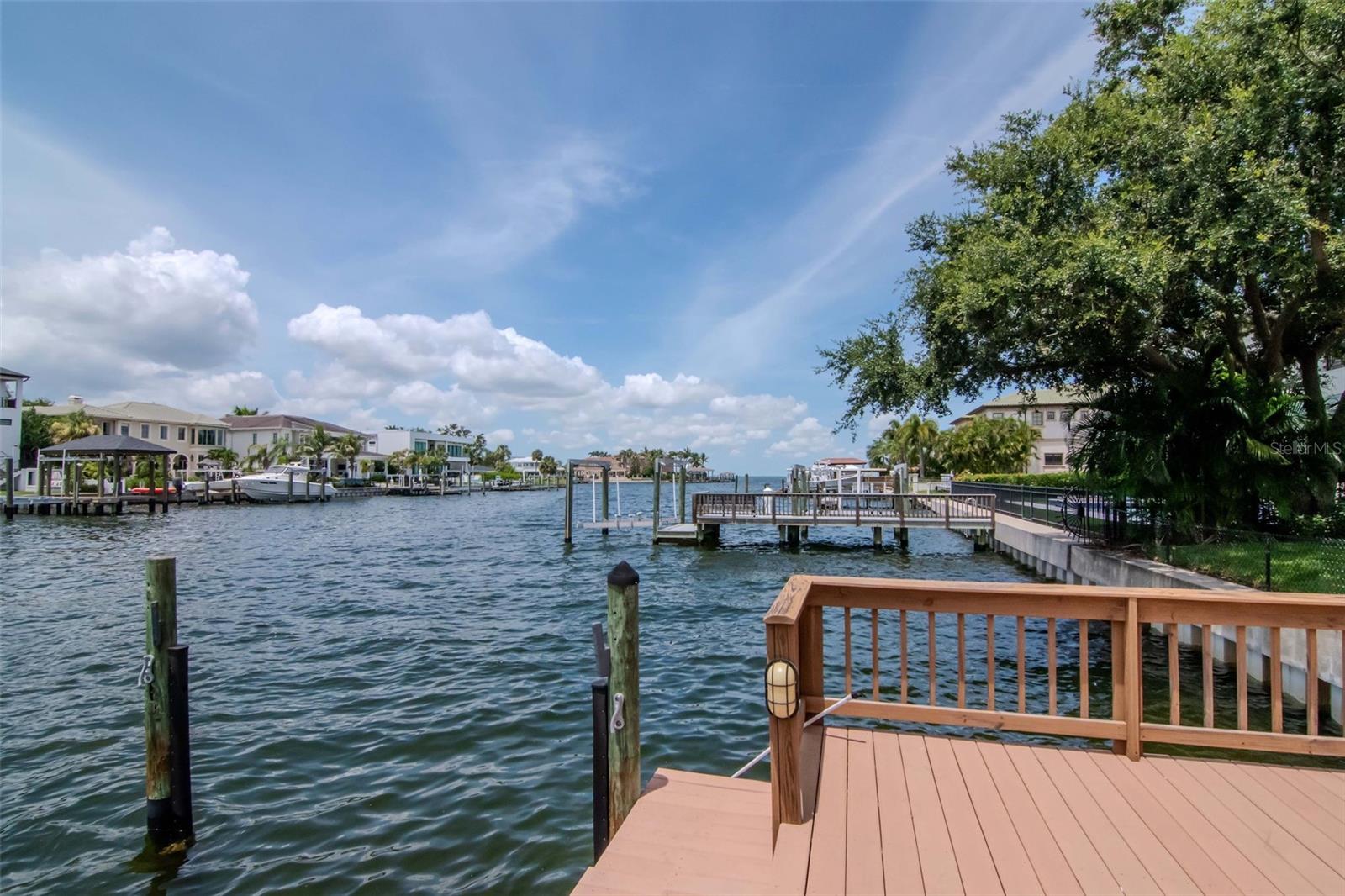 Listing photo id 46 for 5106 Poe Avenue