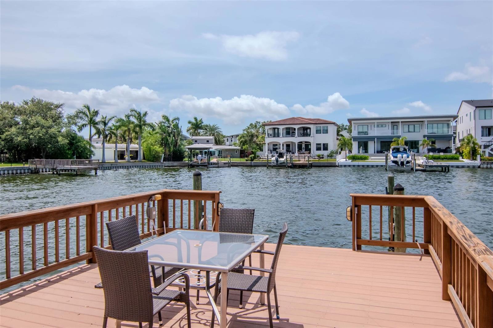 Listing photo id 51 for 5106 Poe Avenue