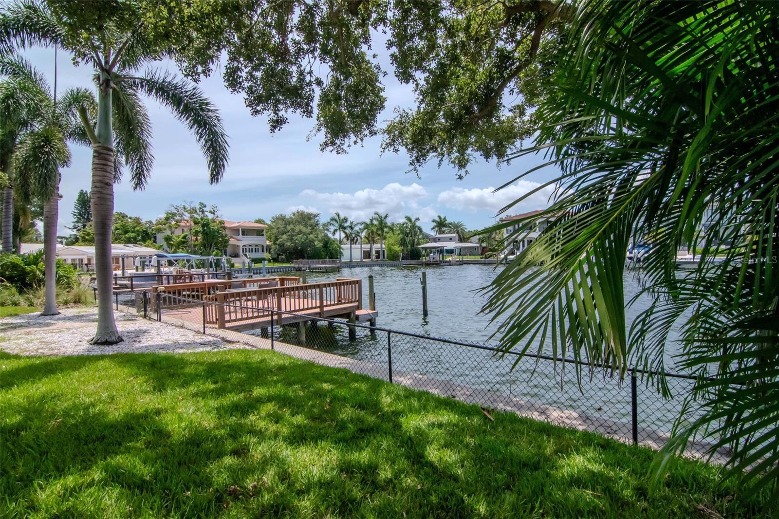 Listing photo id 54 for 5106 Poe Avenue