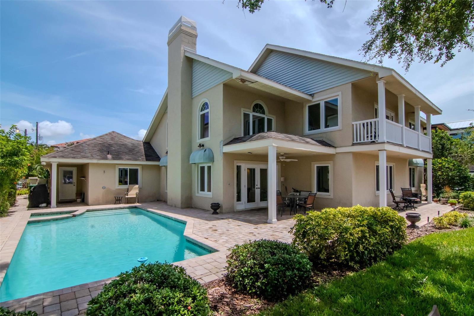 Listing photo id 55 for 5106 Poe Avenue