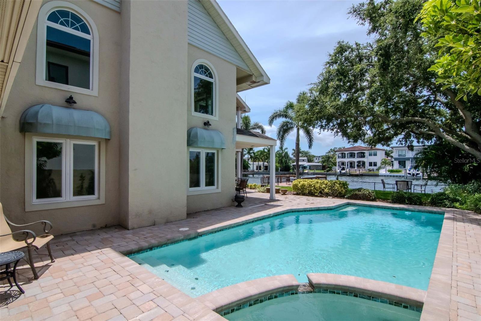 Listing photo id 60 for 5106 Poe Avenue
