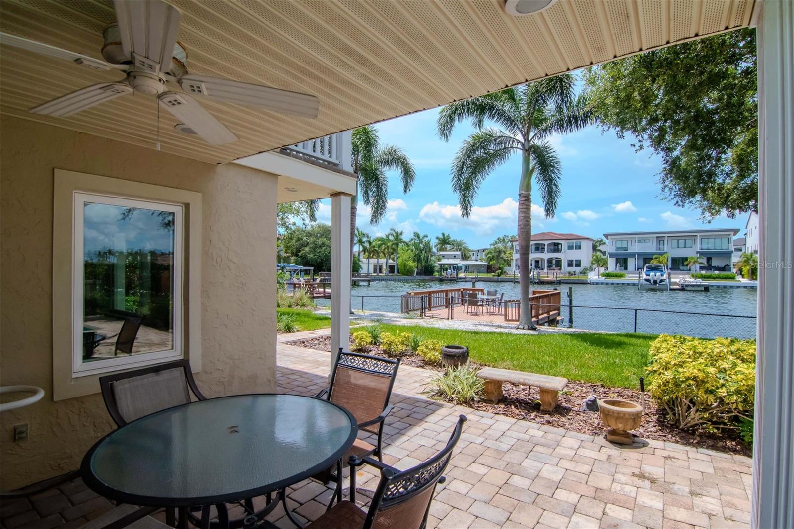 Listing photo id 61 for 5106 Poe Avenue