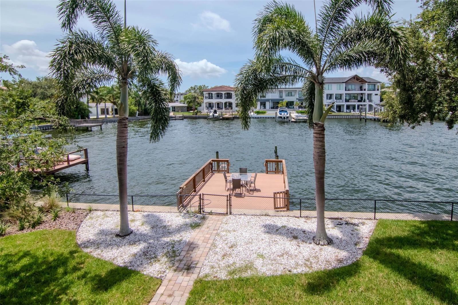 Listing photo id 63 for 5106 Poe Avenue