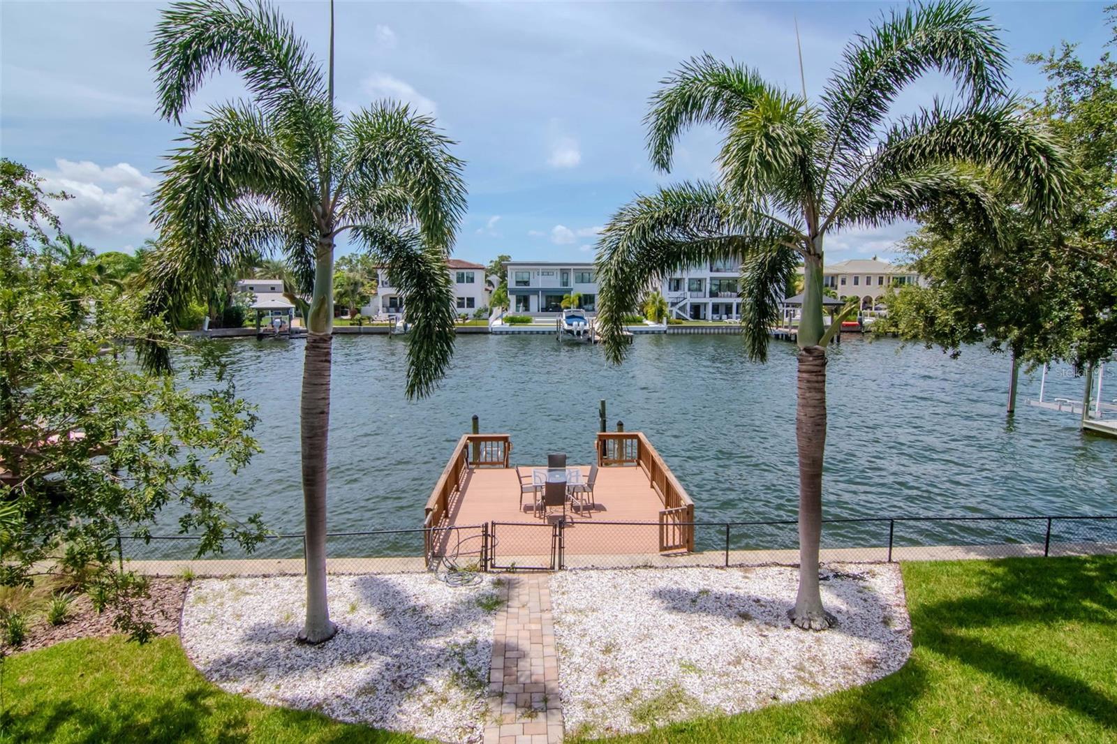 Listing photo id 64 for 5106 Poe Avenue