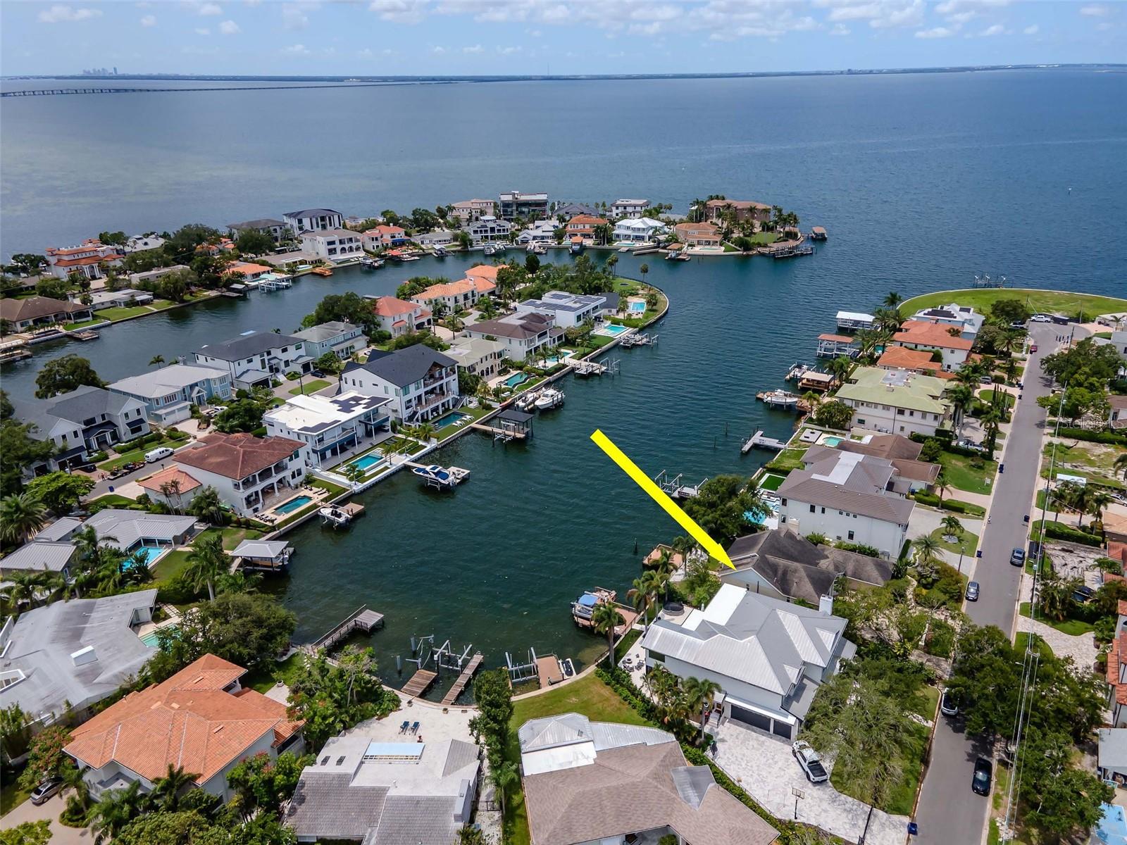 Listing photo id 67 for 5106 Poe Avenue