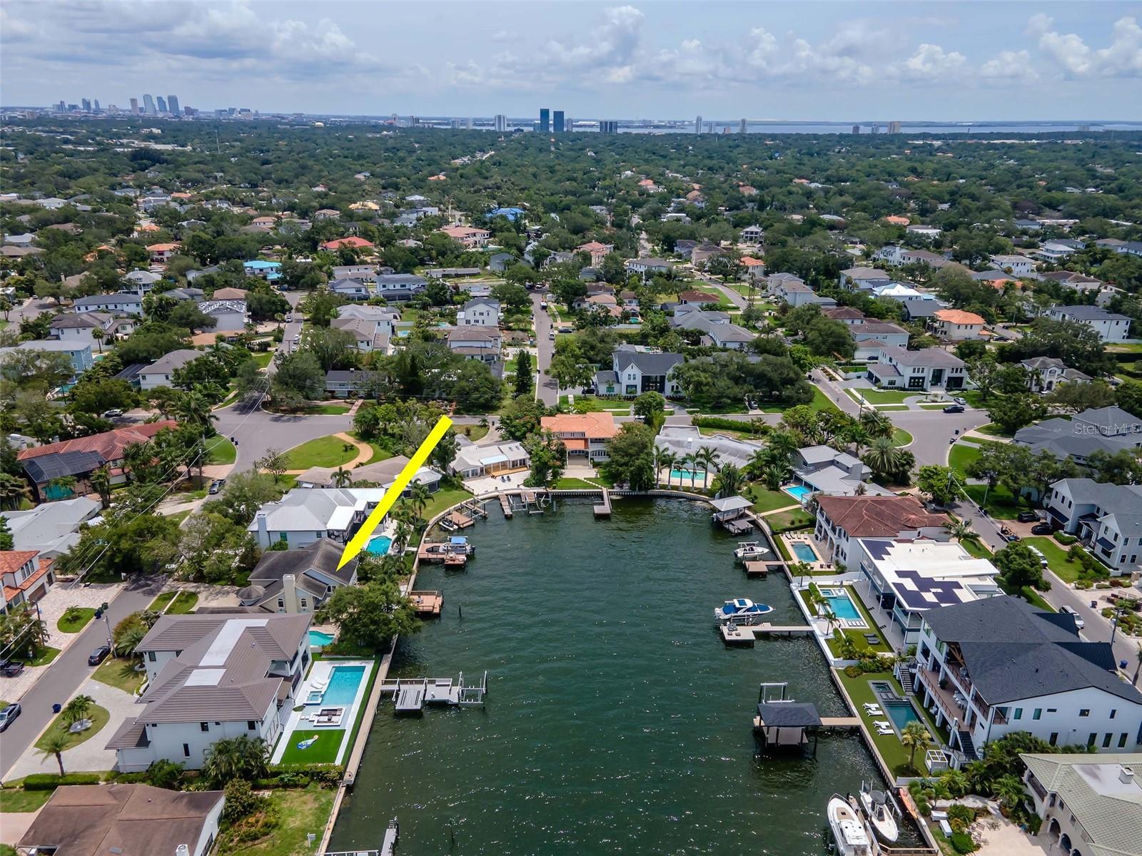 Listing photo id 73 for 5106 Poe Avenue