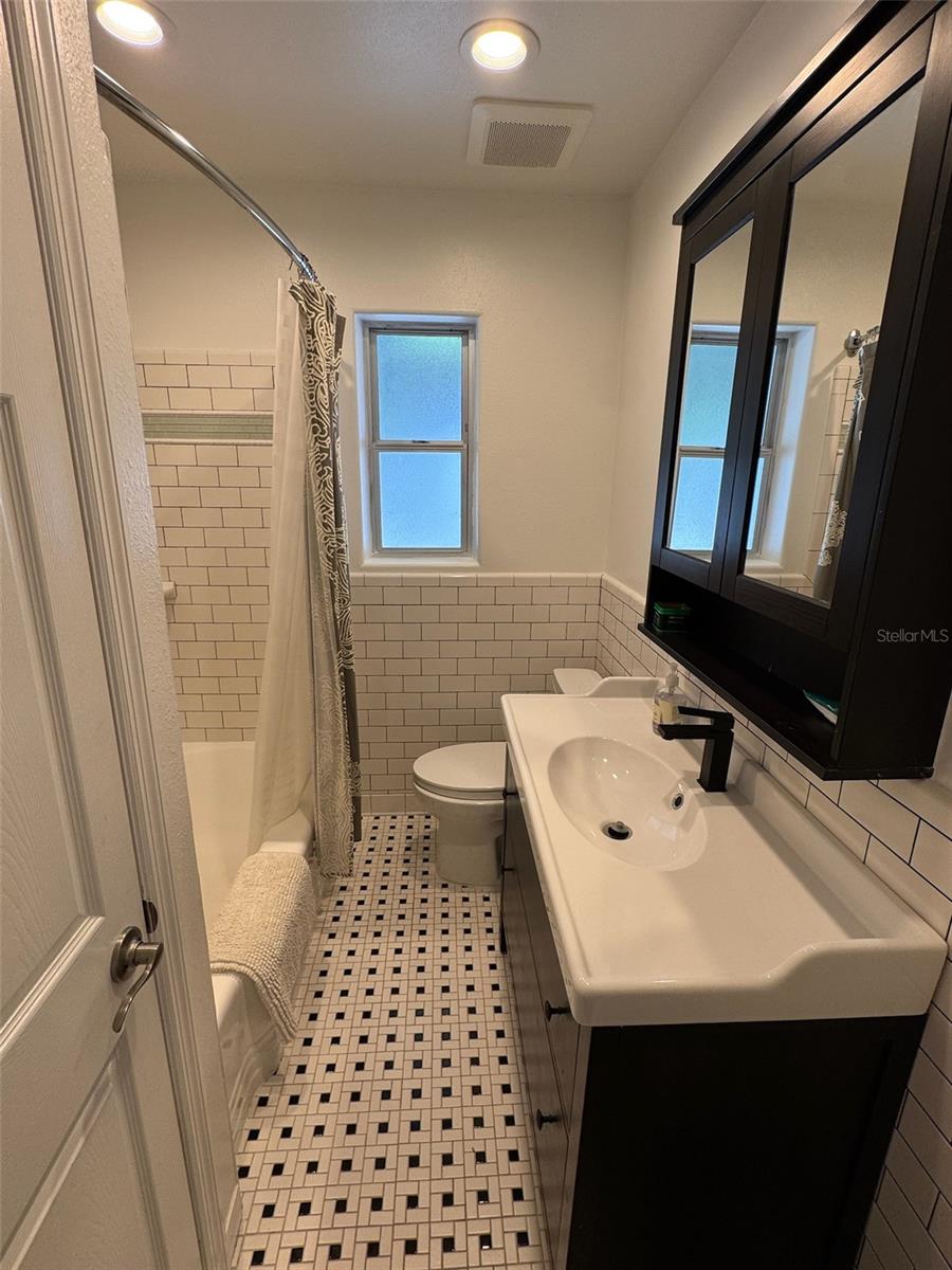 Image 31 of 49 For 136 25th Avenue N