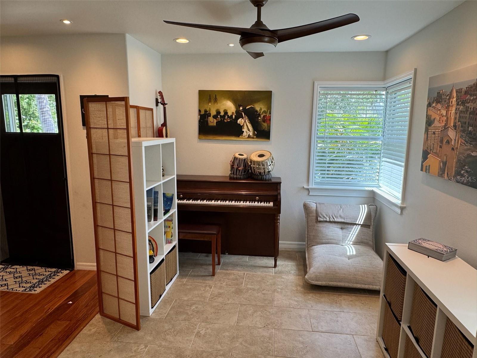 Image 4 of 49 For 136 25th Avenue N