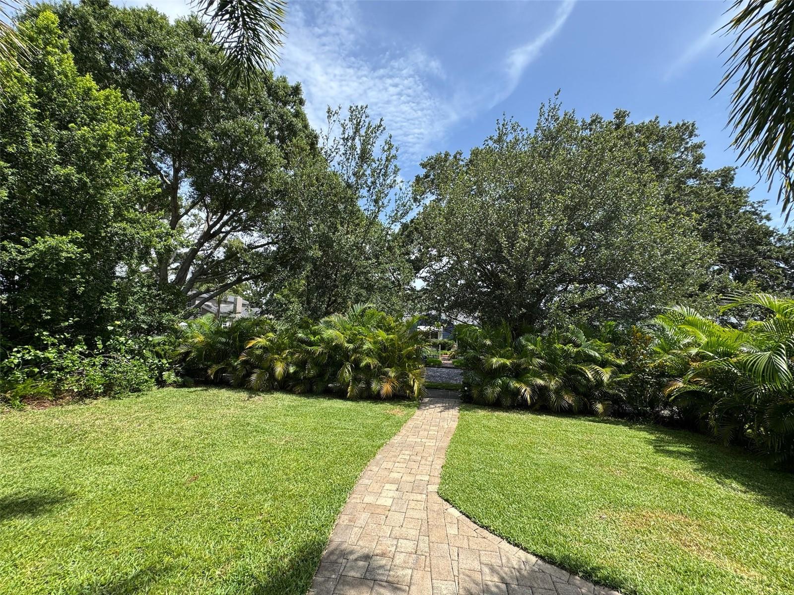 Image 41 of 49 For 136 25th Avenue N