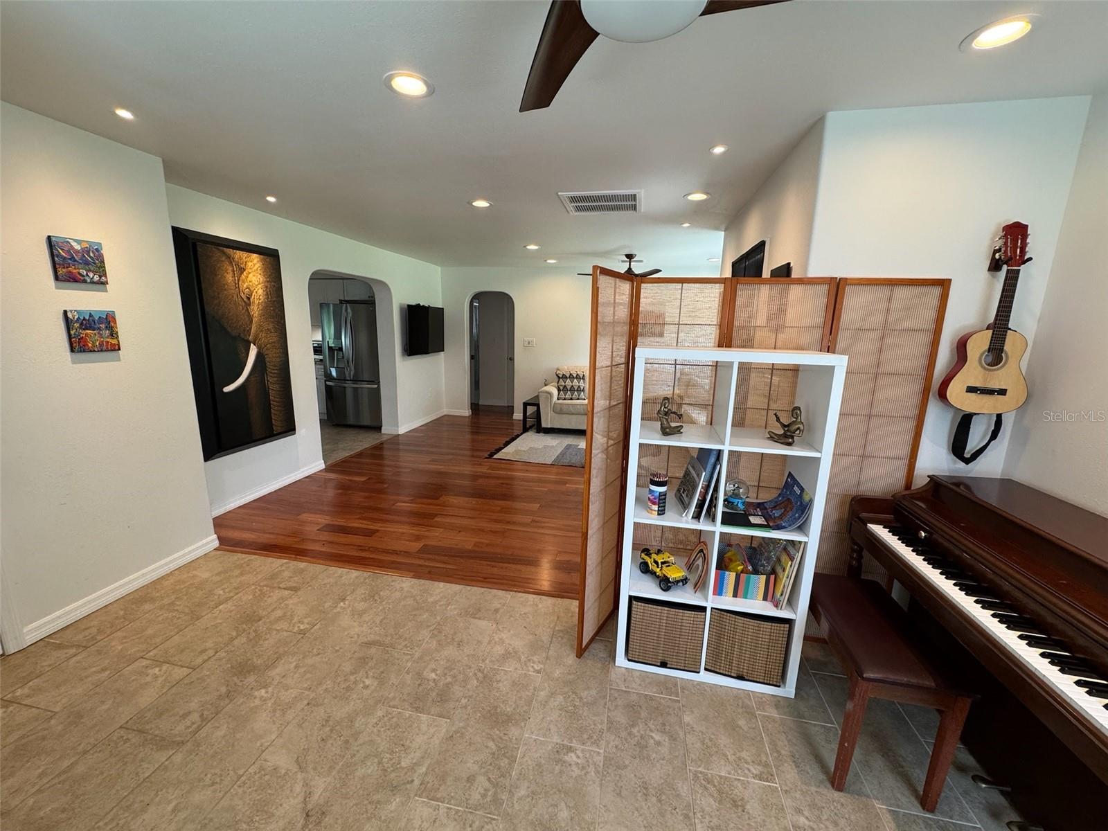 Image 7 of 49 For 136 25th Avenue N