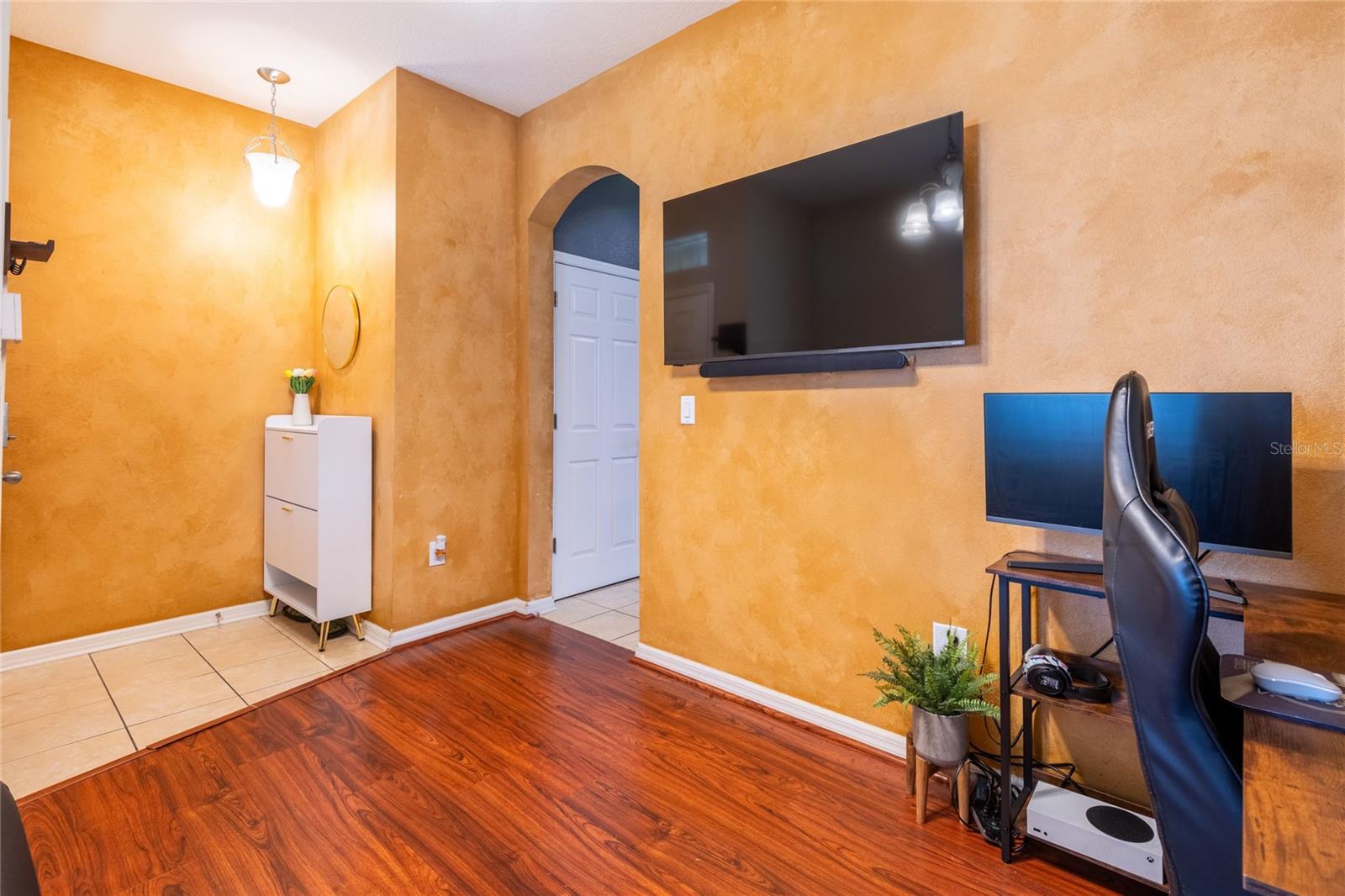 Image 10 of 26 For 8814 Red Beechwood Court