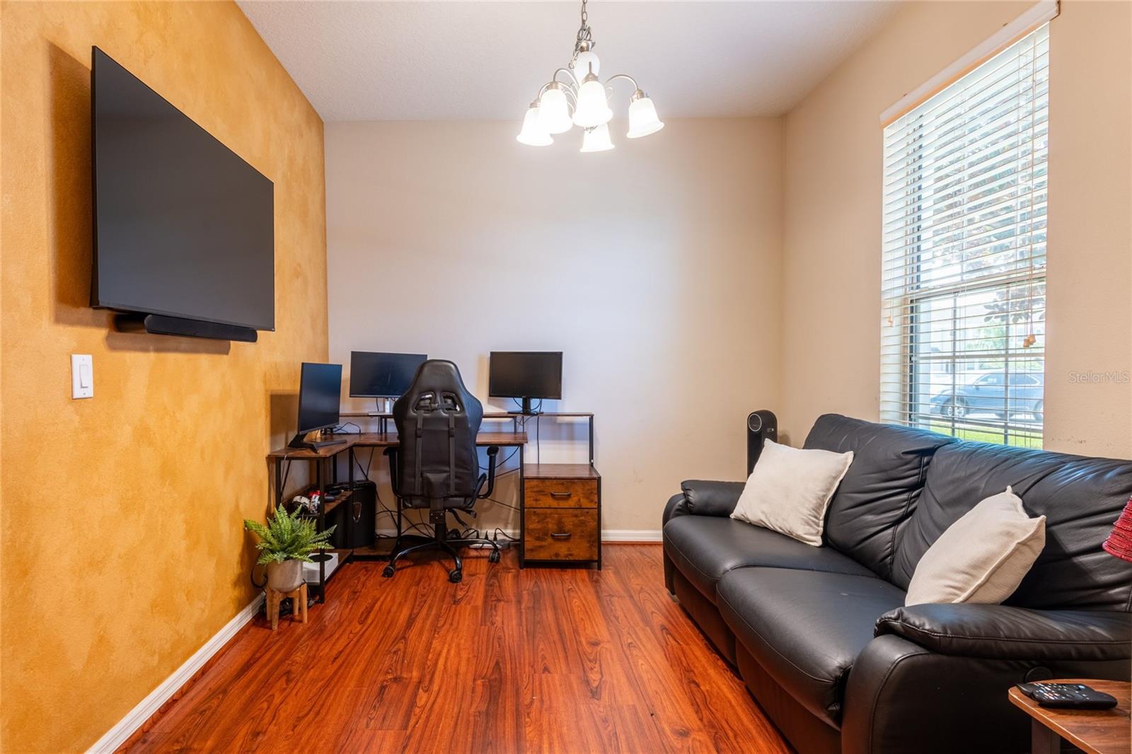 Image 12 of 26 For 8814 Red Beechwood Court
