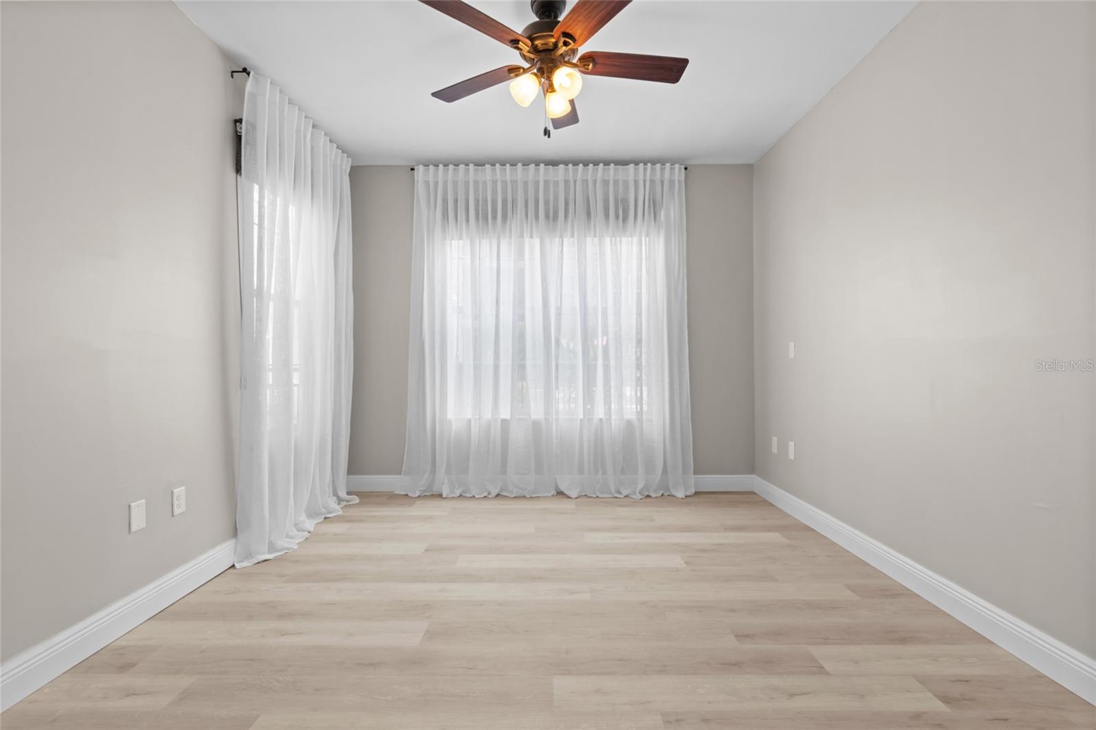 Image 20 of 31 For 4221 Spruce Street 1108