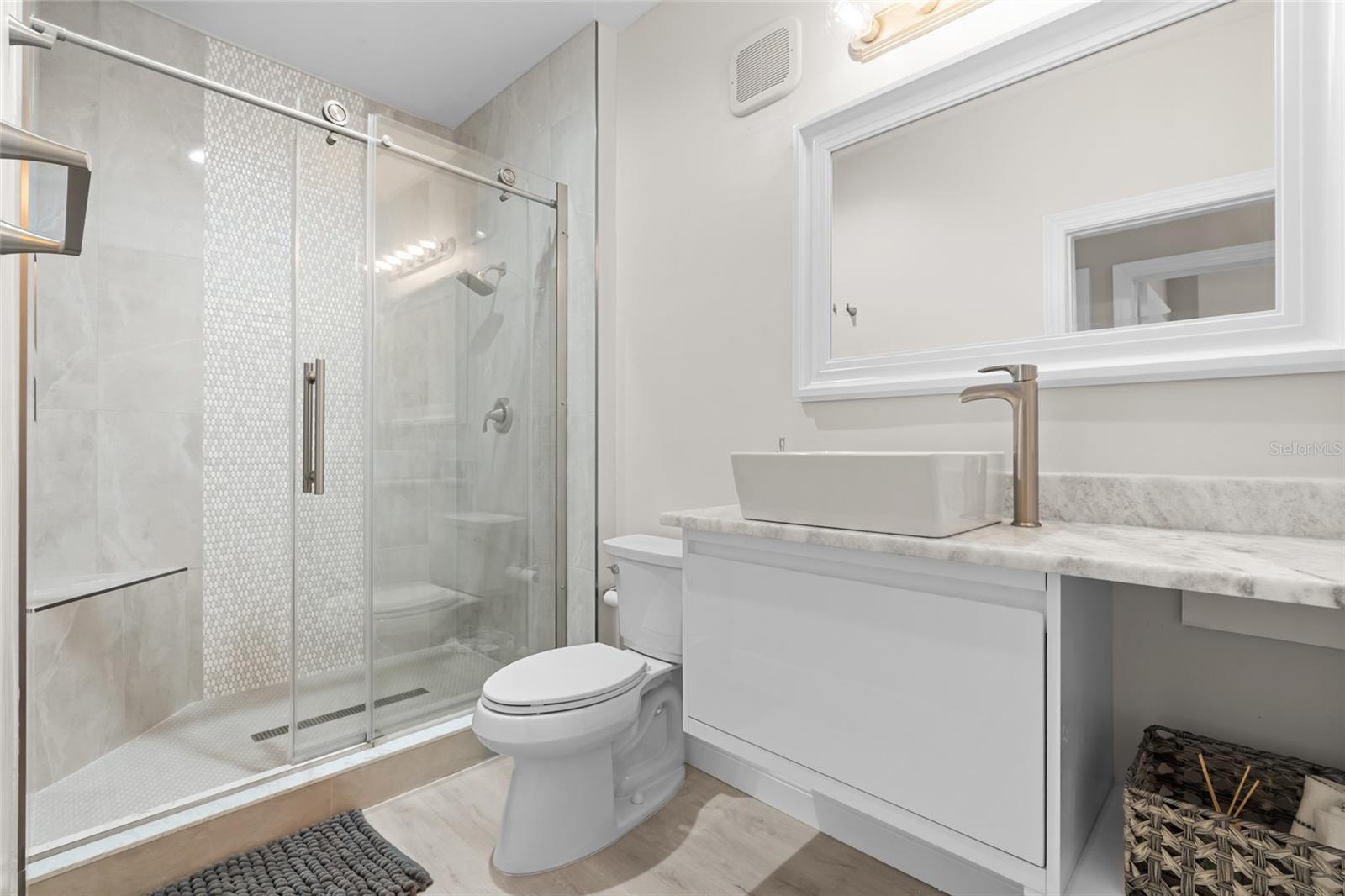 Image 24 of 31 For 4221 Spruce Street 1108