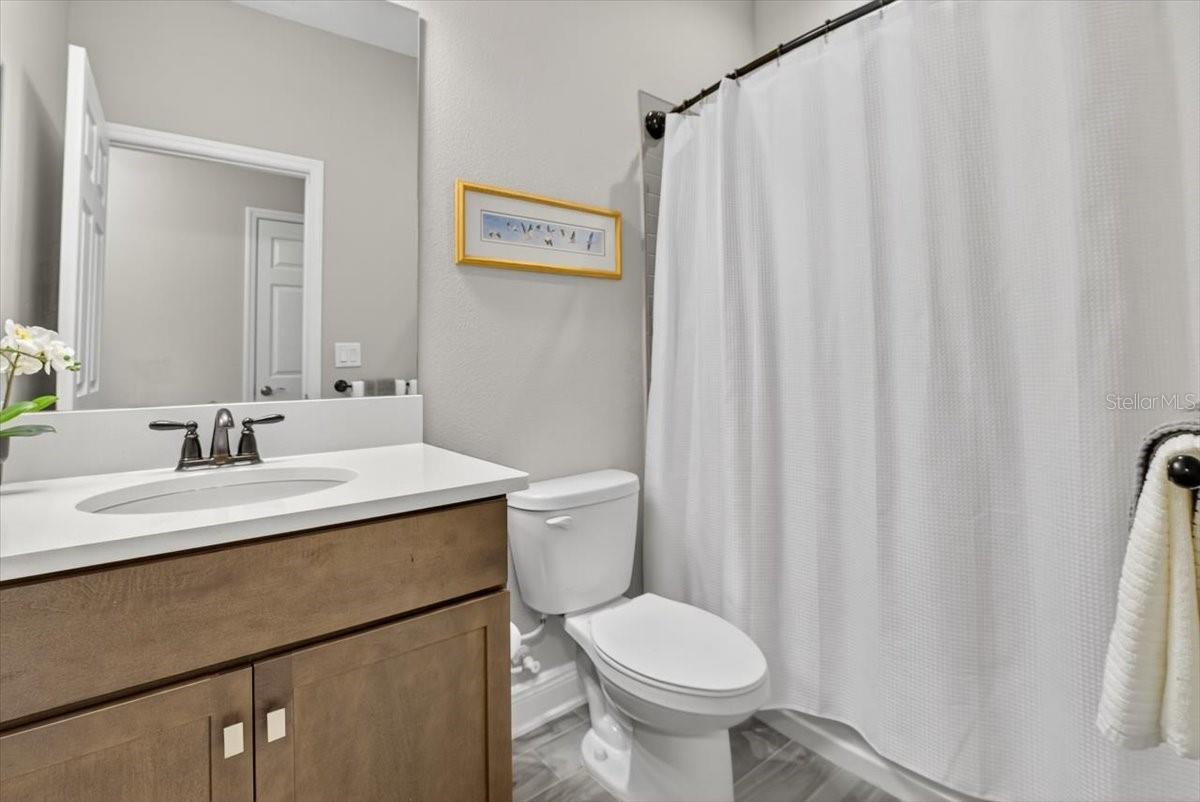 Image 30 of 58 For 13136 Peachleaf Avenue