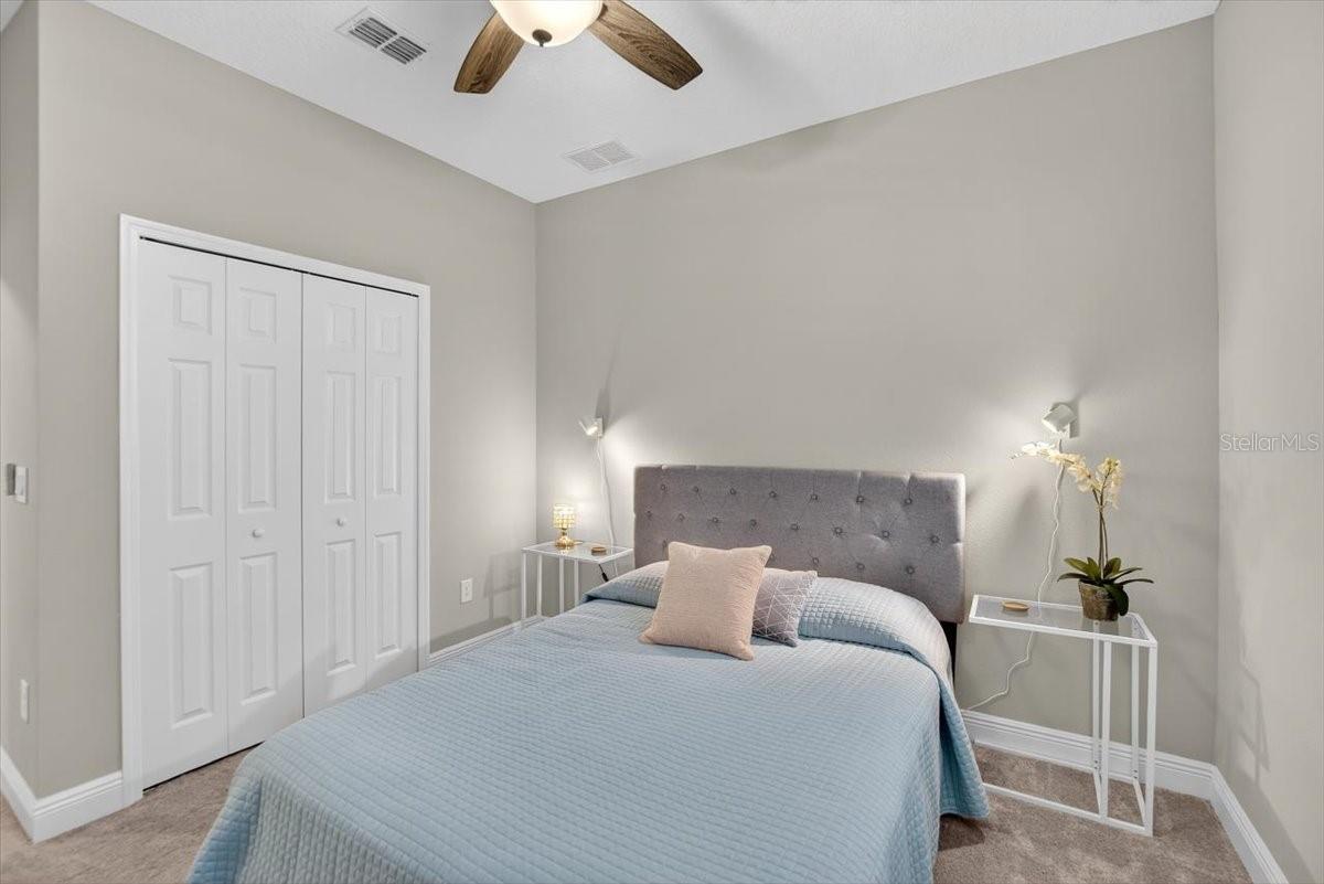 Image 32 of 58 For 13136 Peachleaf Avenue
