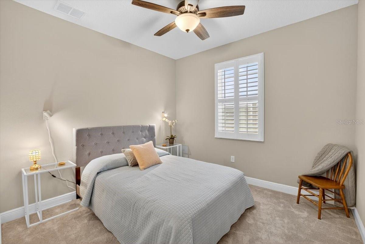 Image 33 of 58 For 13136 Peachleaf Avenue
