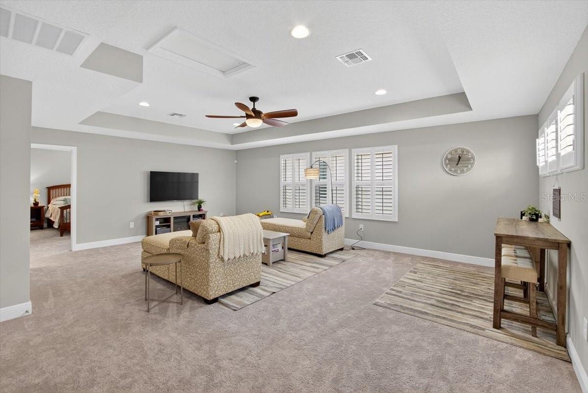 Image 36 of 58 For 13136 Peachleaf Avenue