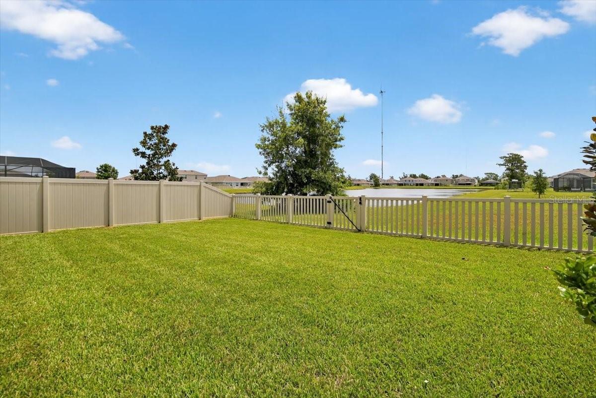Image 45 of 58 For 13136 Peachleaf Avenue