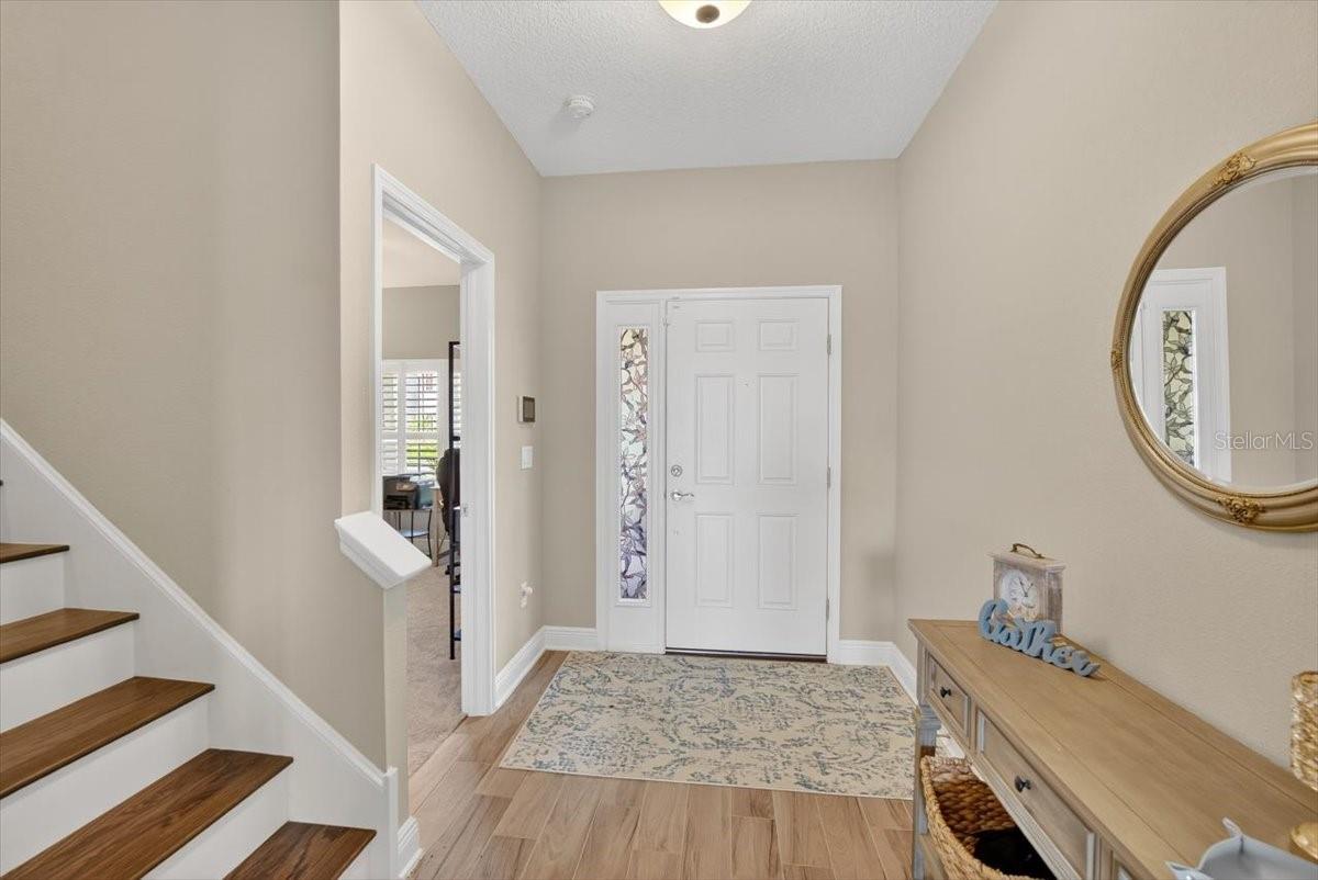Image 7 of 58 For 13136 Peachleaf Avenue
