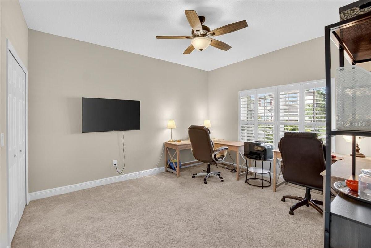 Image 9 of 58 For 13136 Peachleaf Avenue