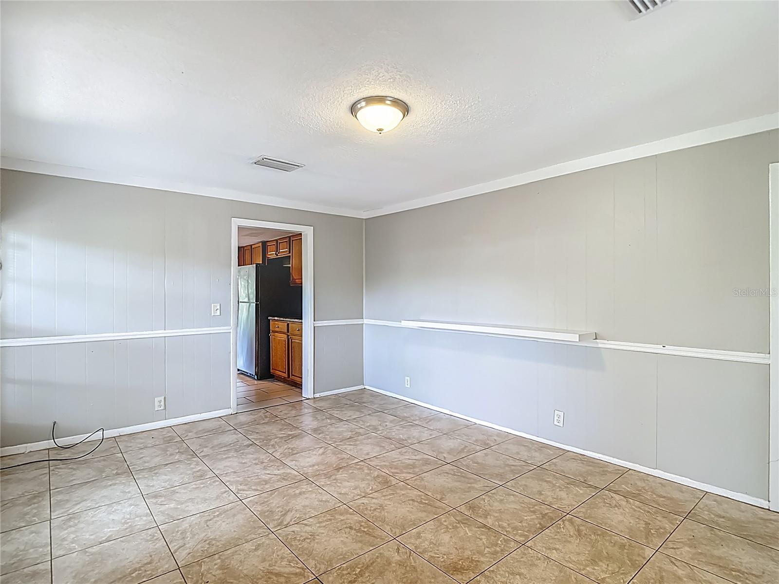 Image 13 of 51 For 8614 Orangeview Avenue