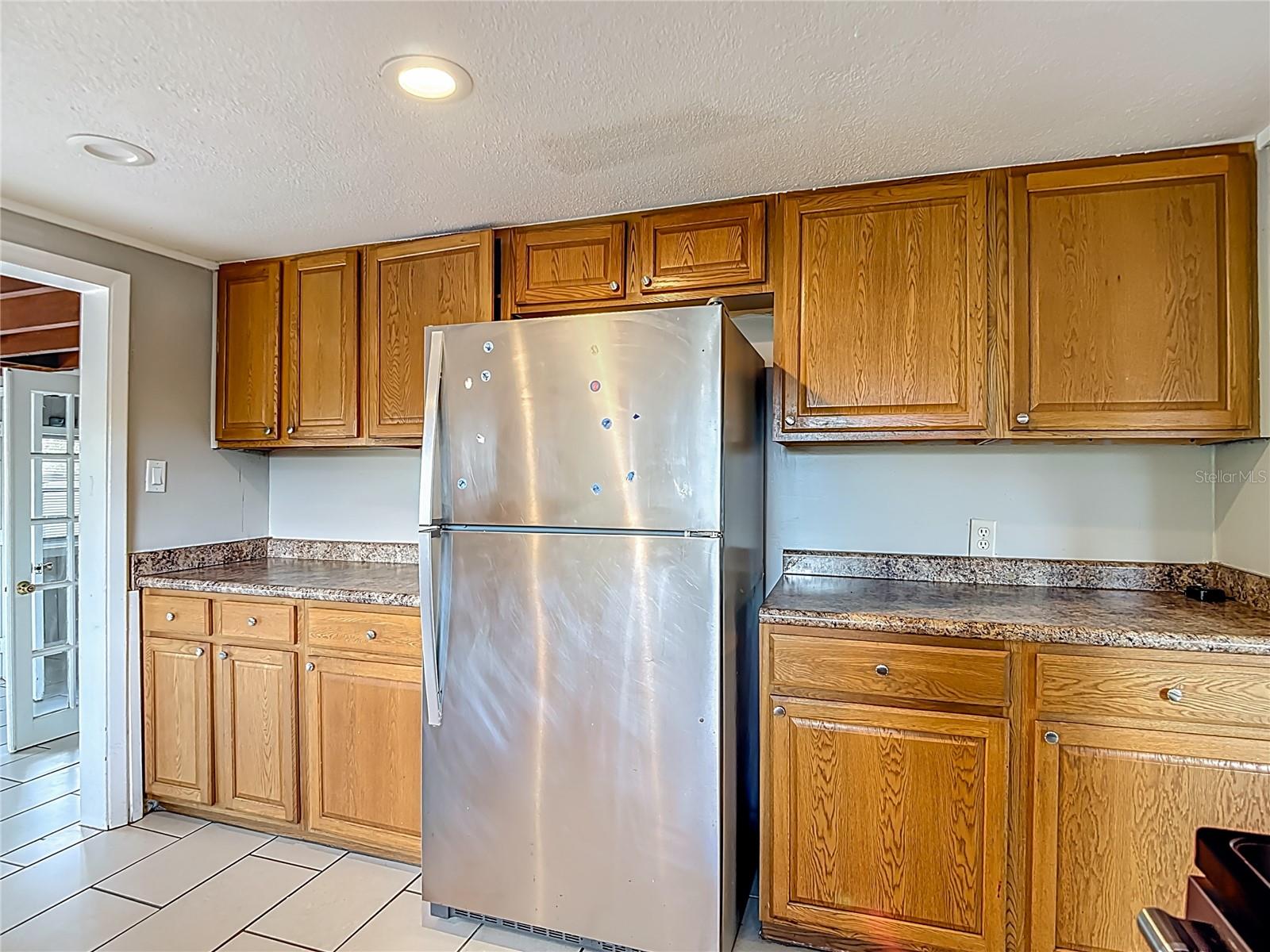 Image 18 of 51 For 8614 Orangeview Avenue