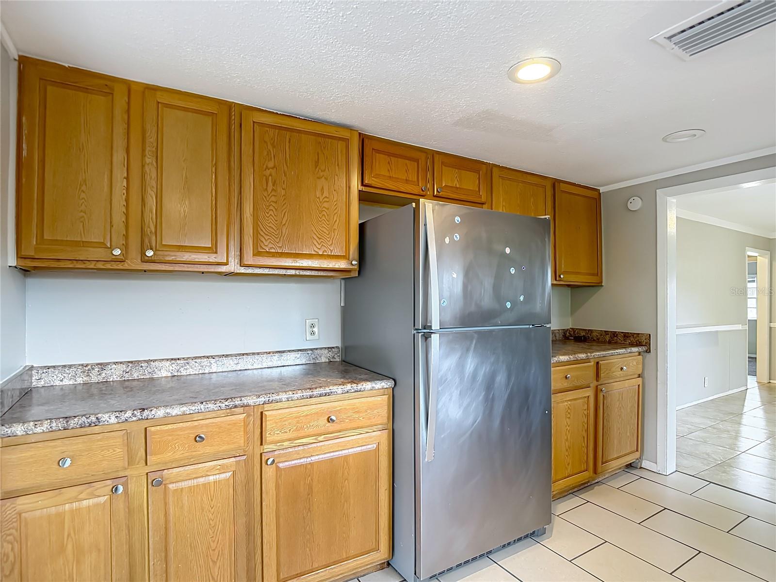 Image 19 of 51 For 8614 Orangeview Avenue