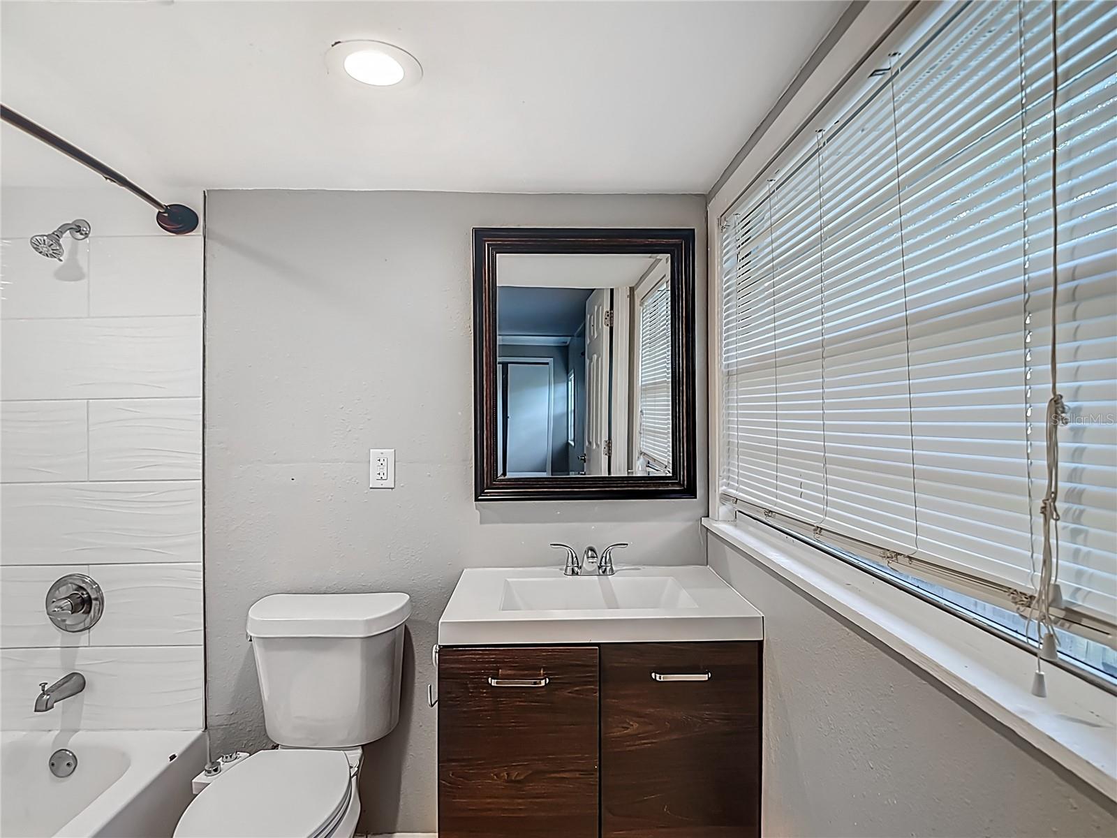 Image 34 of 51 For 8614 Orangeview Avenue