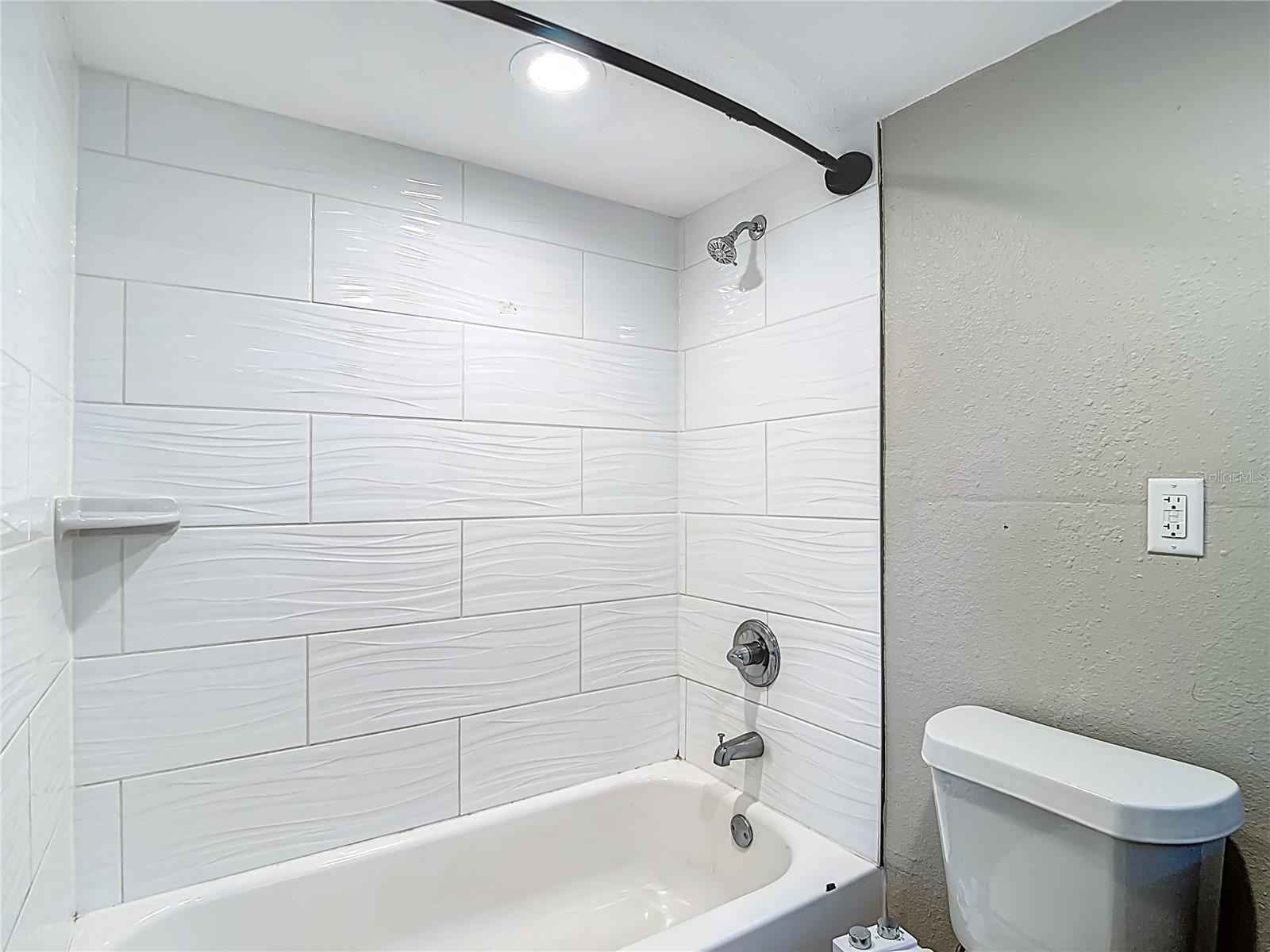 Image 35 of 51 For 8614 Orangeview Avenue