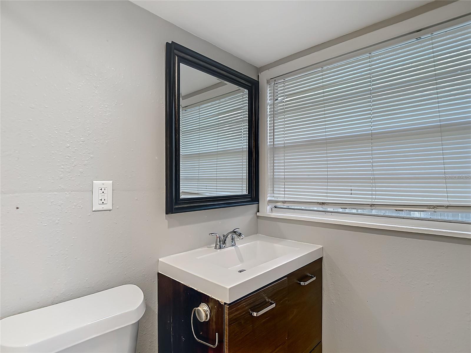 Image 36 of 51 For 8614 Orangeview Avenue