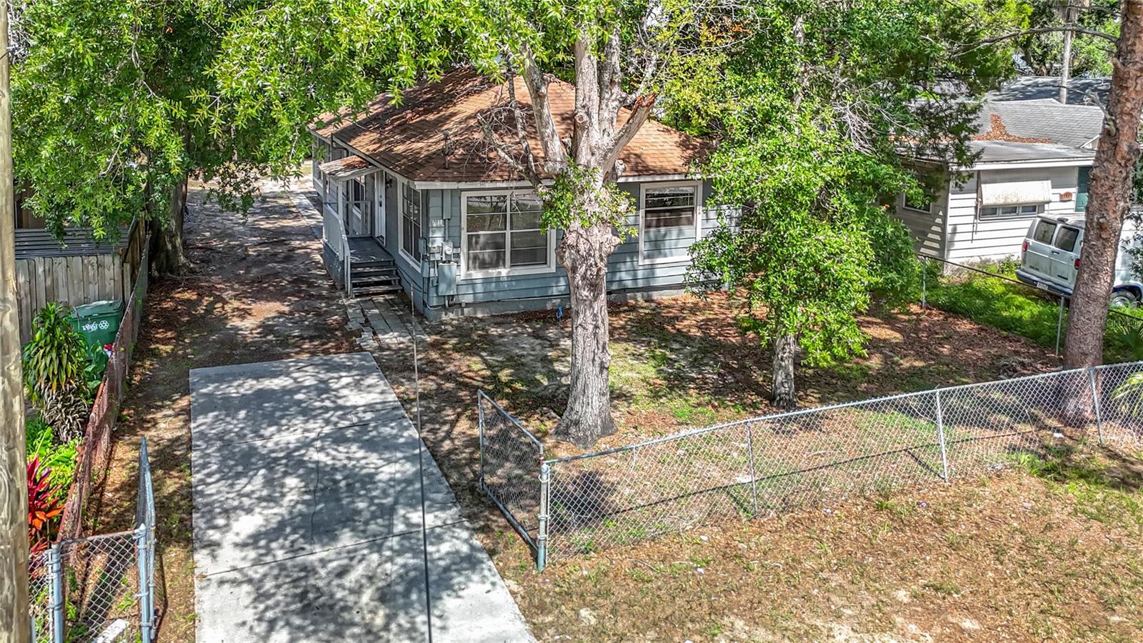 Image 5 of 51 For 8614 Orangeview Avenue