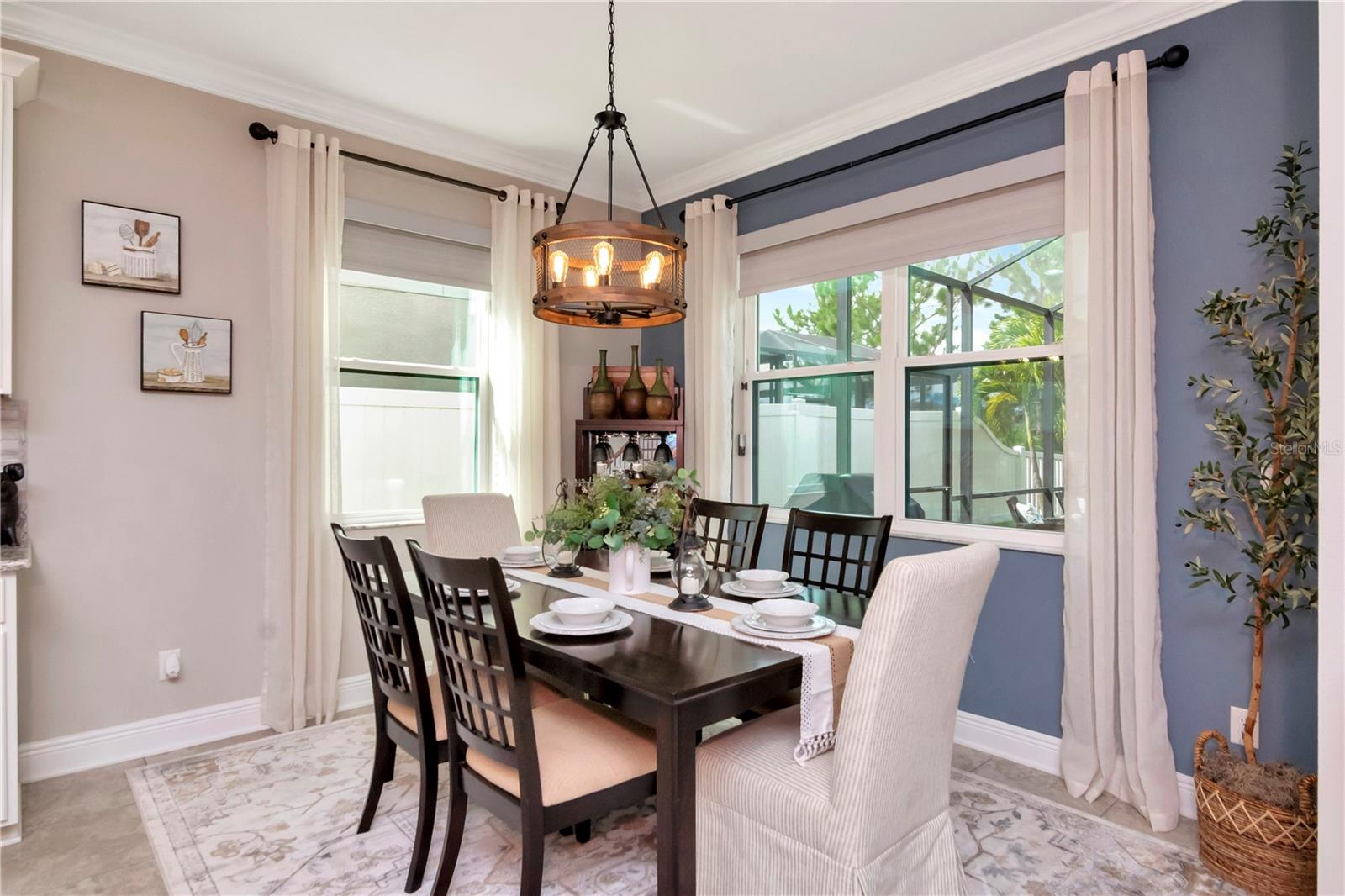 Listing photo id 20 for 11425 Leland Groves Drive