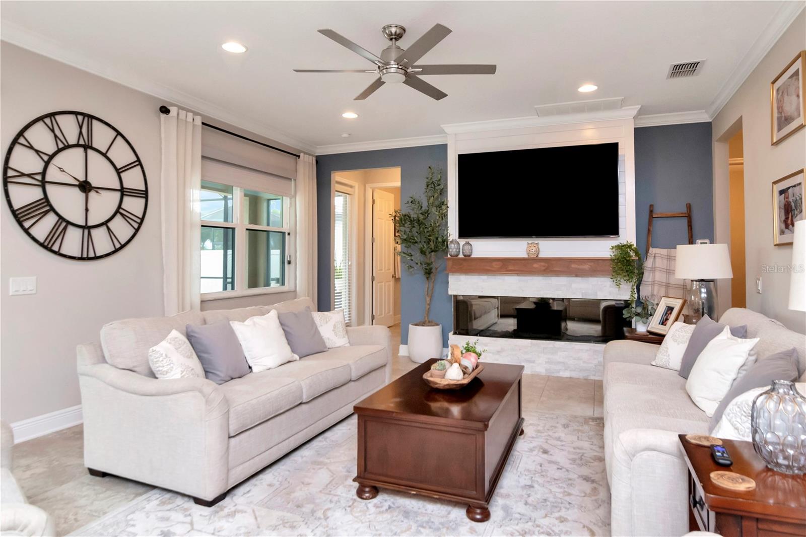 Listing photo id 24 for 11425 Leland Groves Drive