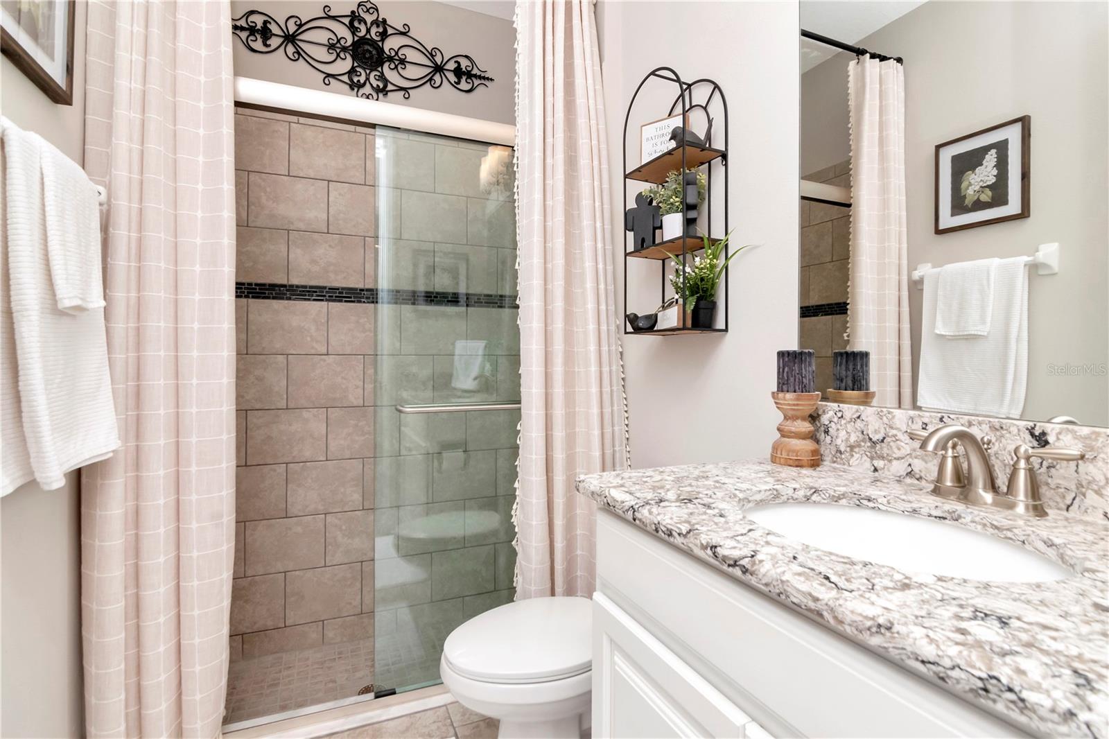 Listing photo id 30 for 11425 Leland Groves Drive