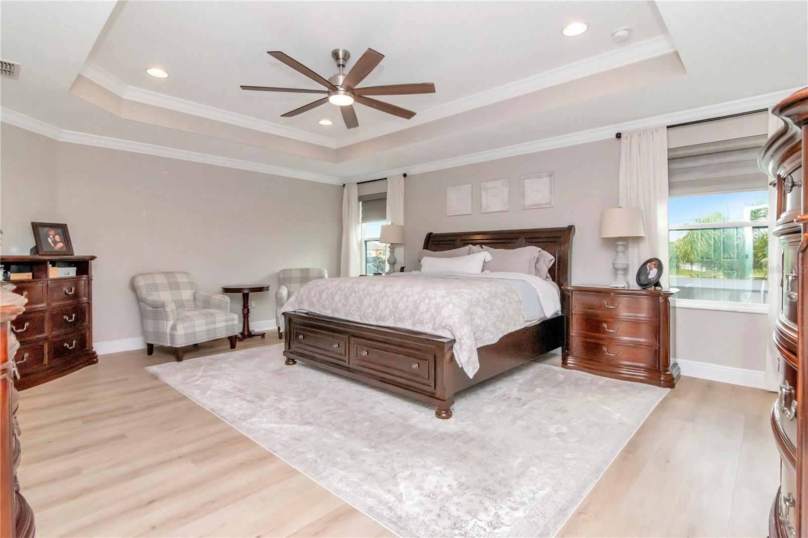 Listing photo id 31 for 11425 Leland Groves Drive