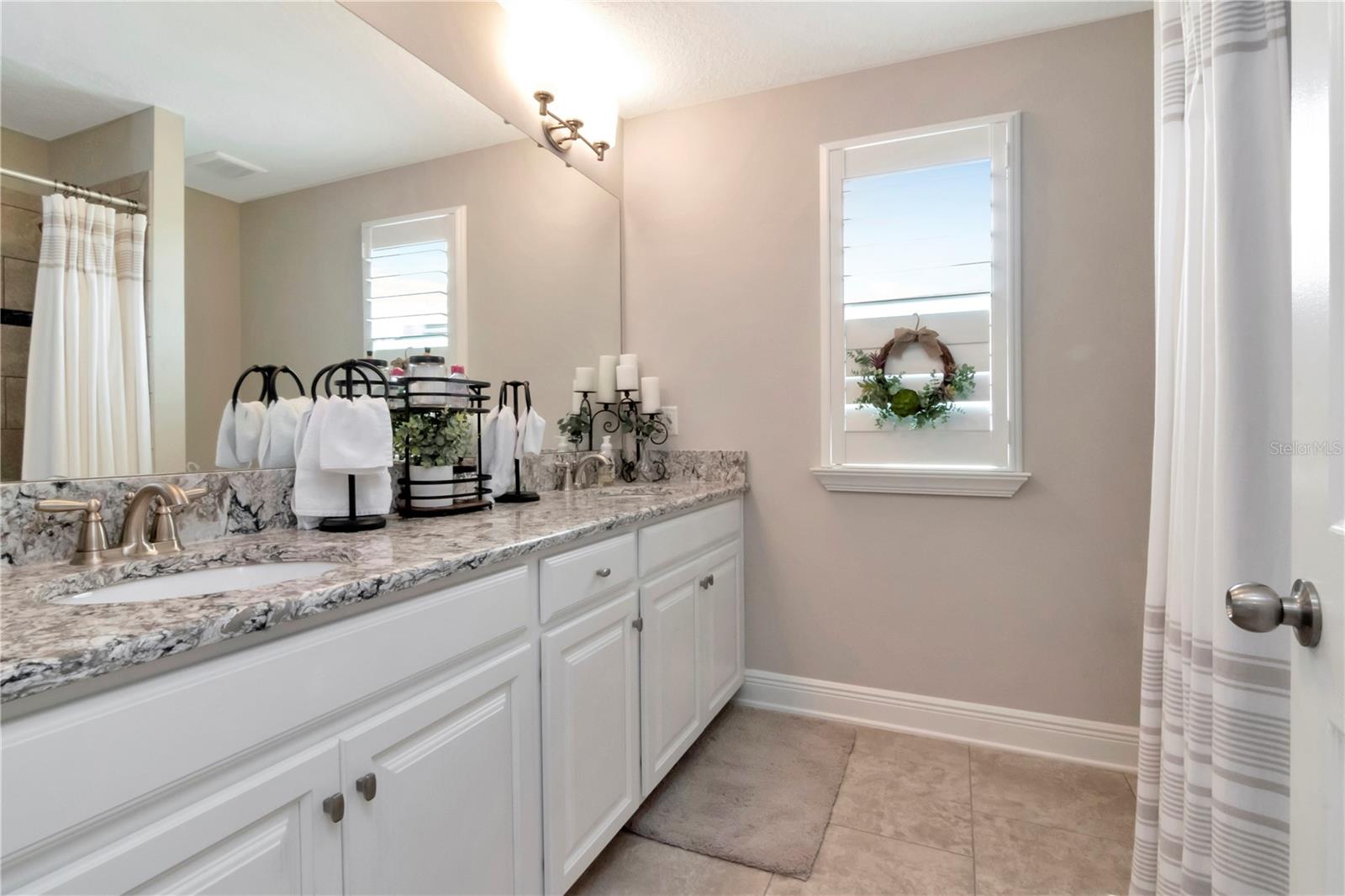 Listing photo id 40 for 11425 Leland Groves Drive