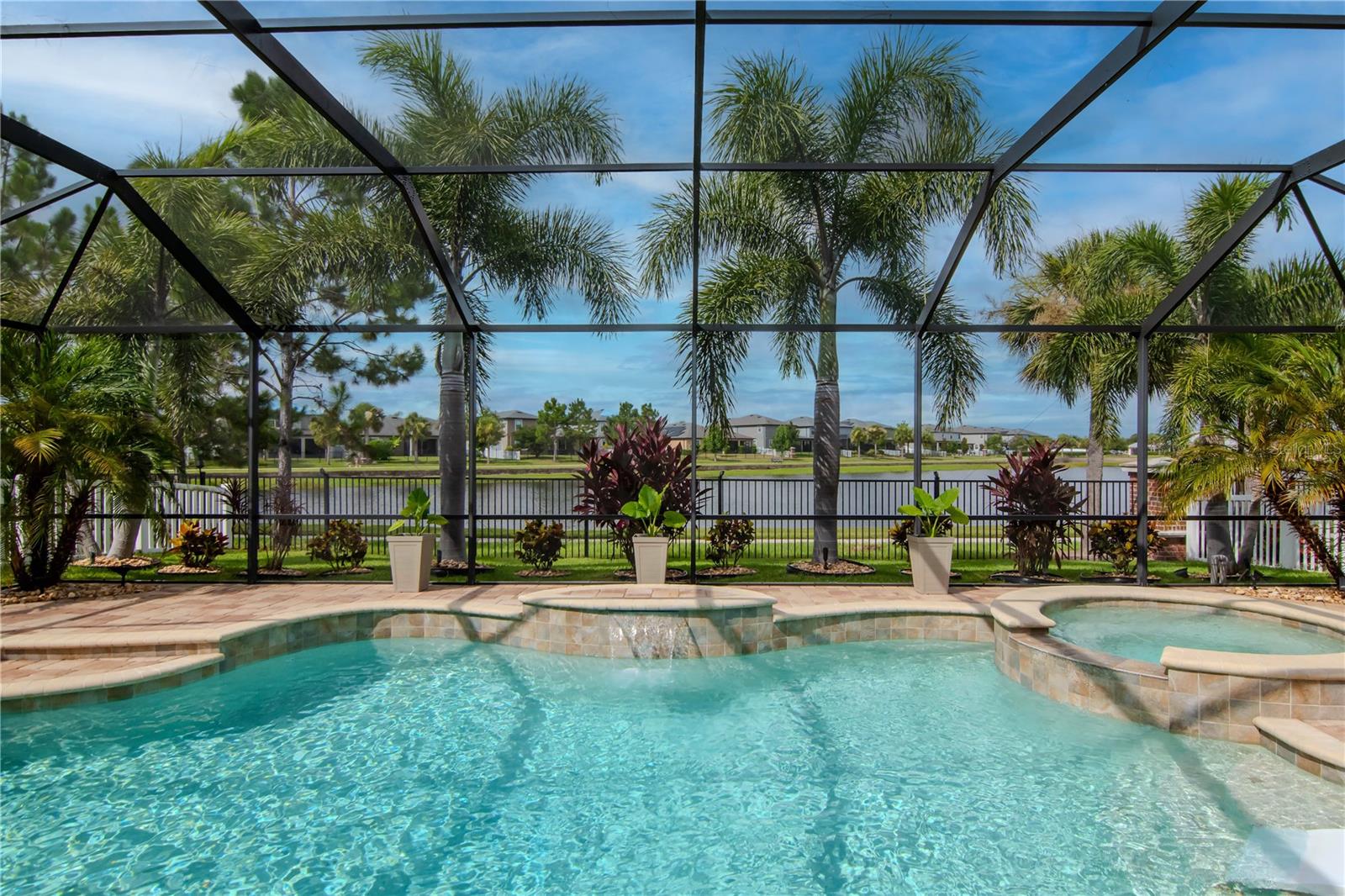 Listing photo id 45 for 11425 Leland Groves Drive