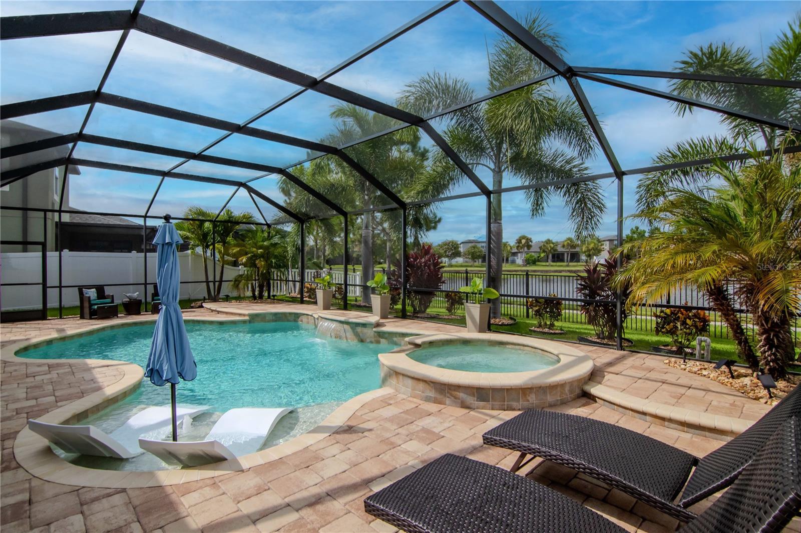 Listing photo id 48 for 11425 Leland Groves Drive