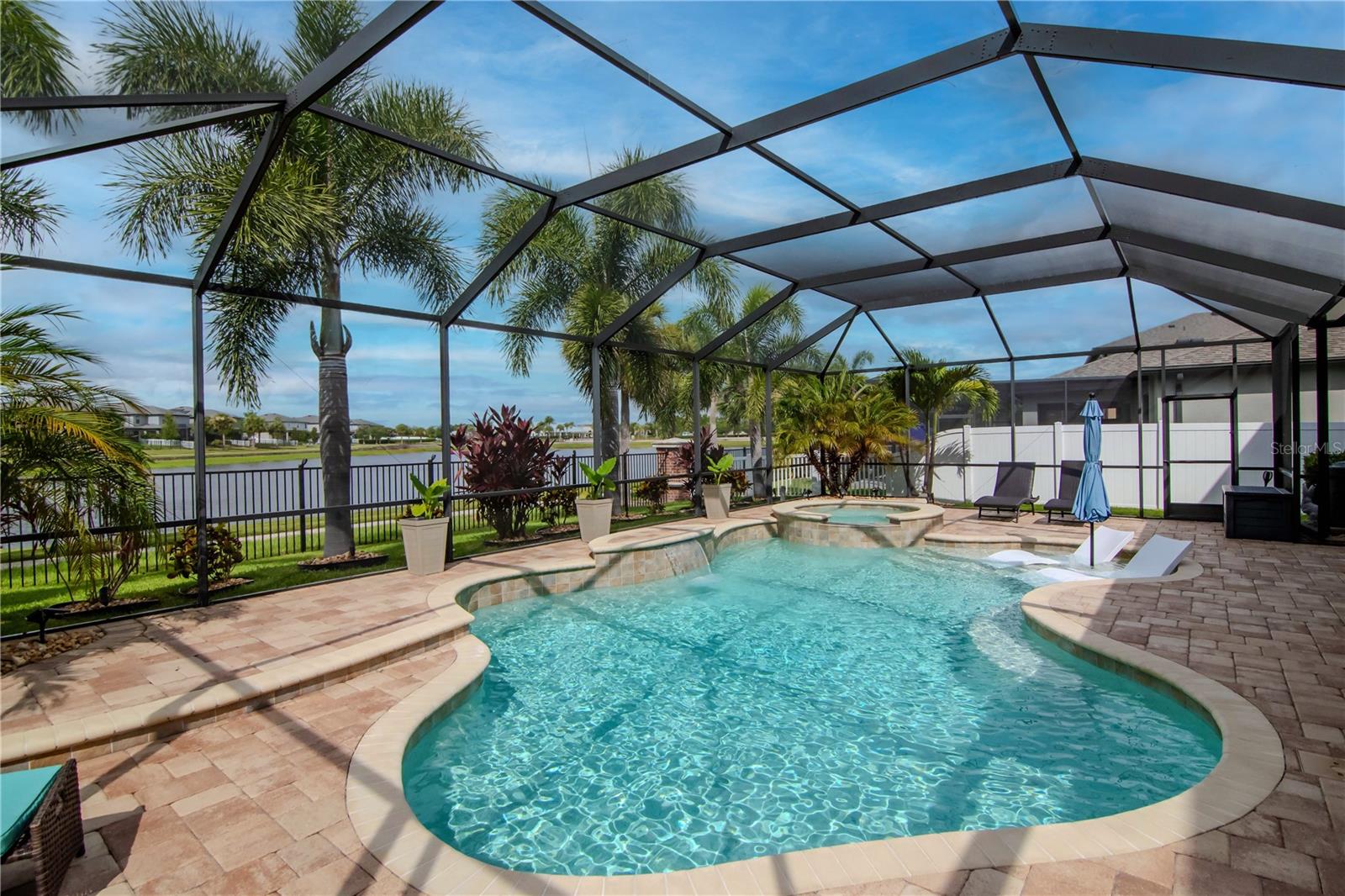 Listing photo id 50 for 11425 Leland Groves Drive