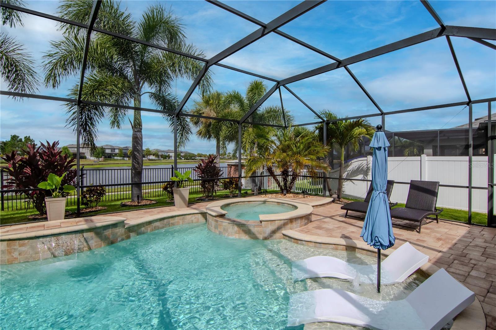 Listing photo id 52 for 11425 Leland Groves Drive