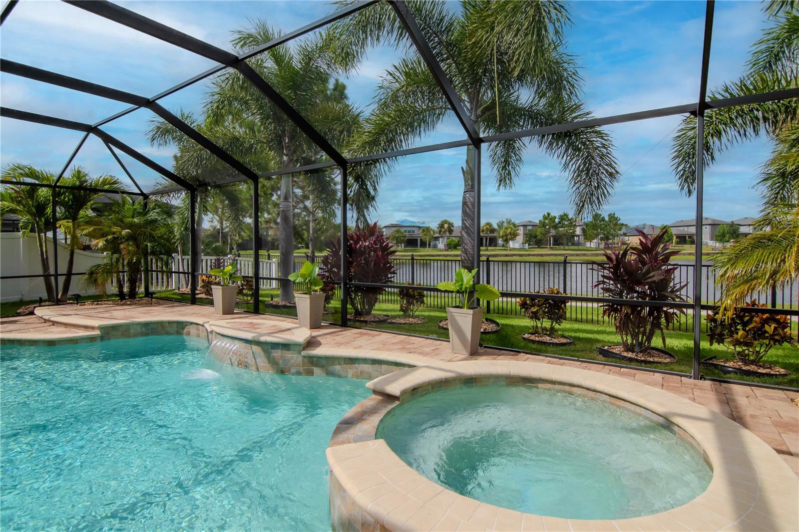Listing photo id 55 for 11425 Leland Groves Drive